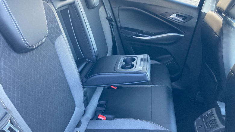 Vauxhall Grandland 1.6 Hybrid GS Line 5dr Auto Hatchback